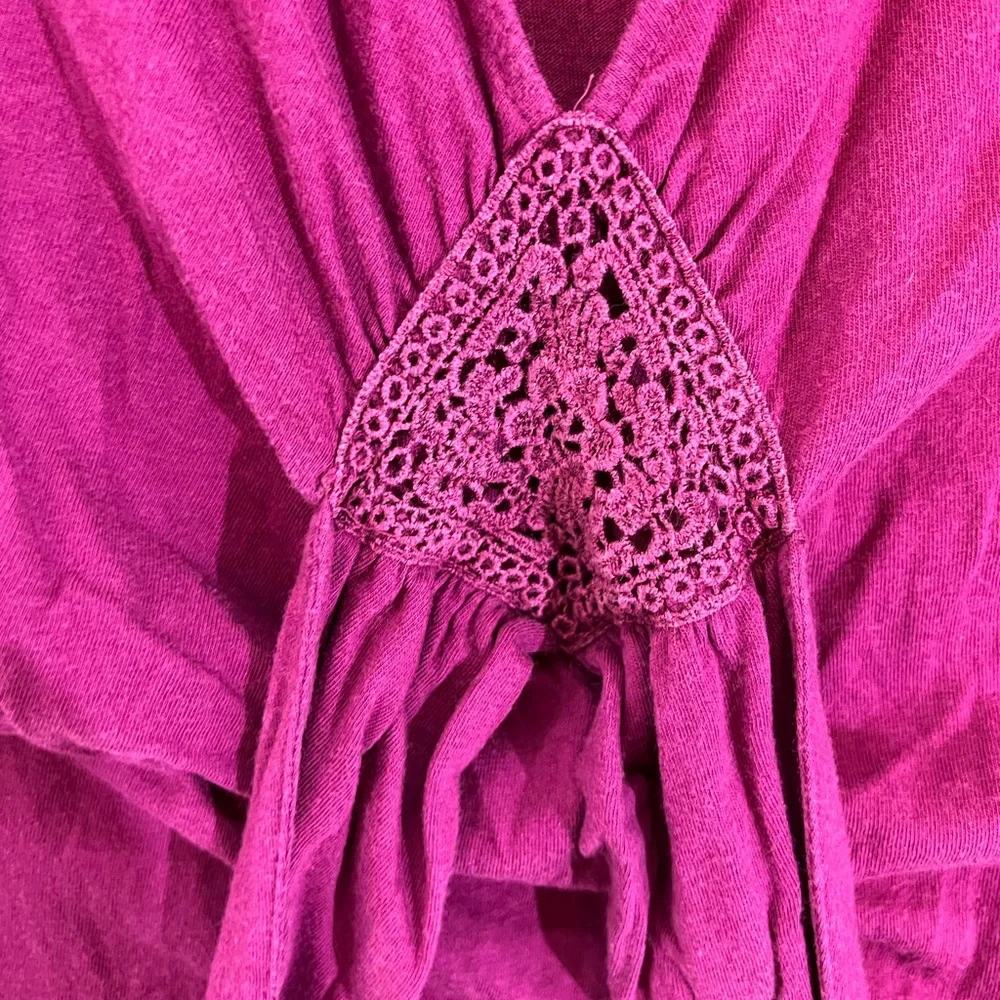 OLD MAVY FUSCIA MATERNITY XL TOP FAIR TWO TINY HOLES TIE WASTE CUTE ADORABLE 727
